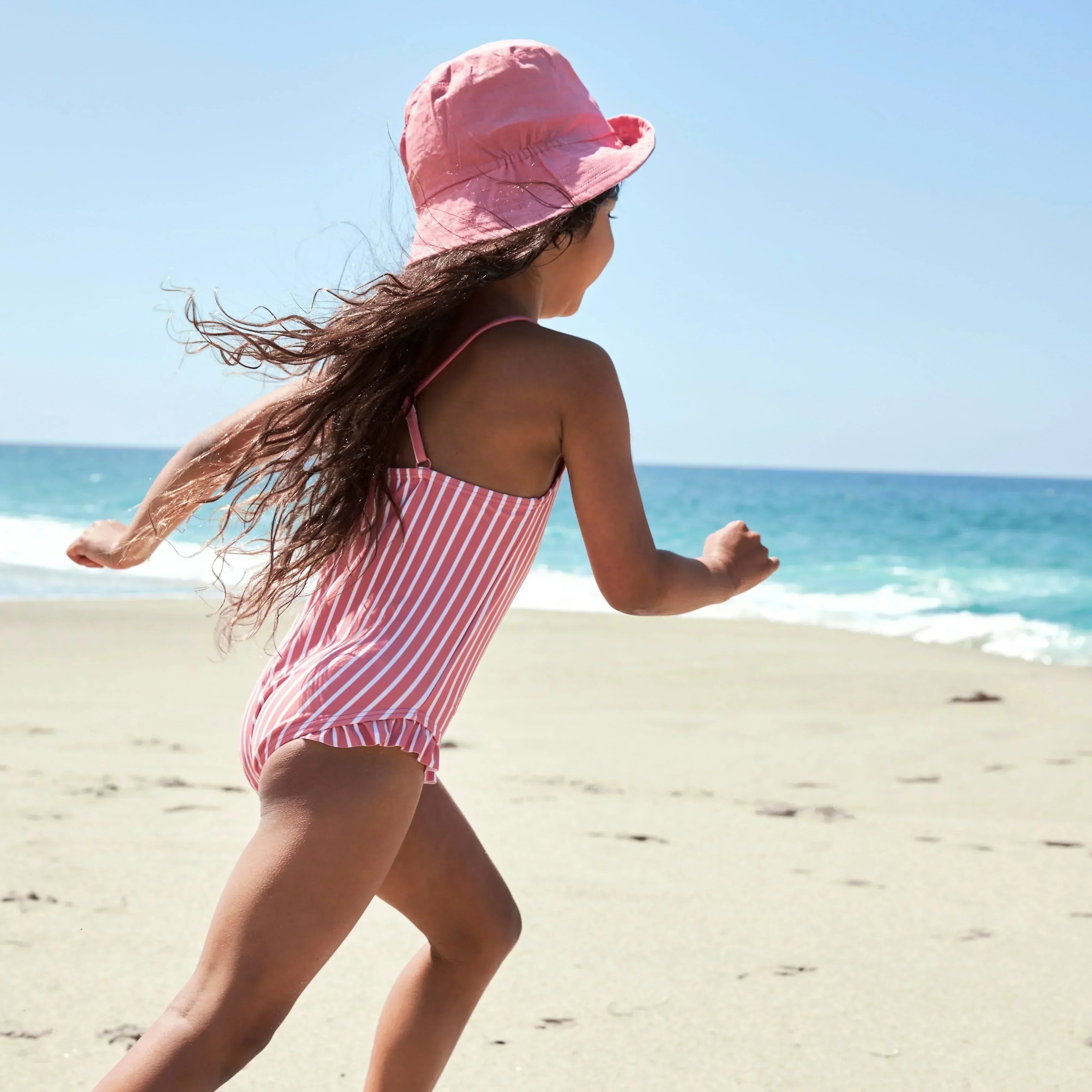 Why neutral colours are not safe for kids when swimming