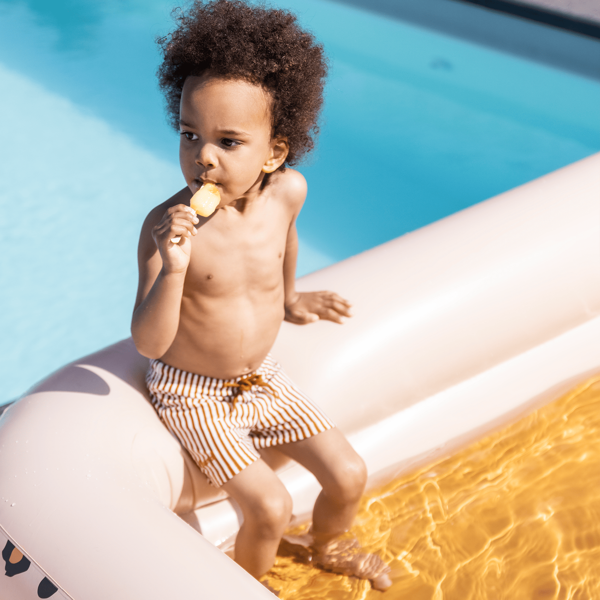 opblaas-zwembad-beige-panterprint-211x132x46-cm-swim-essentials-2