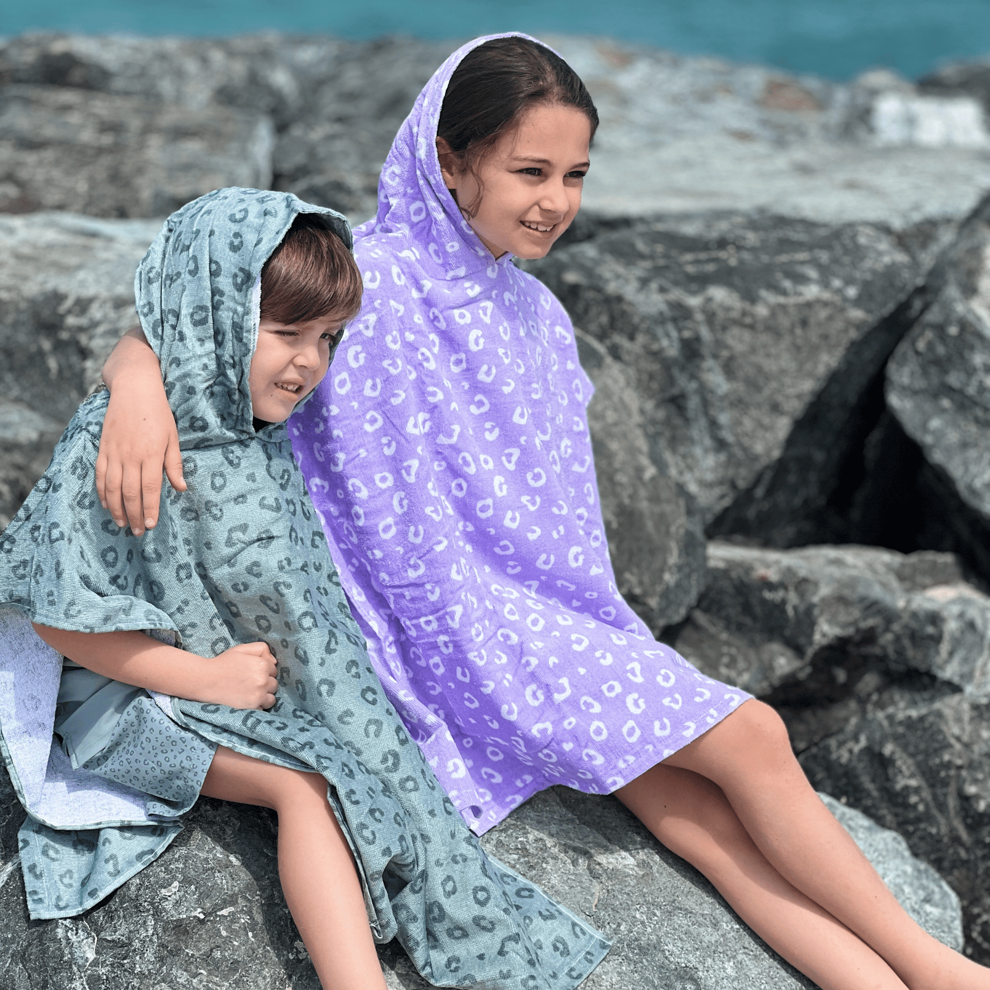 strandponcho-65x65cm-groen-leopard-swim-essentials-3