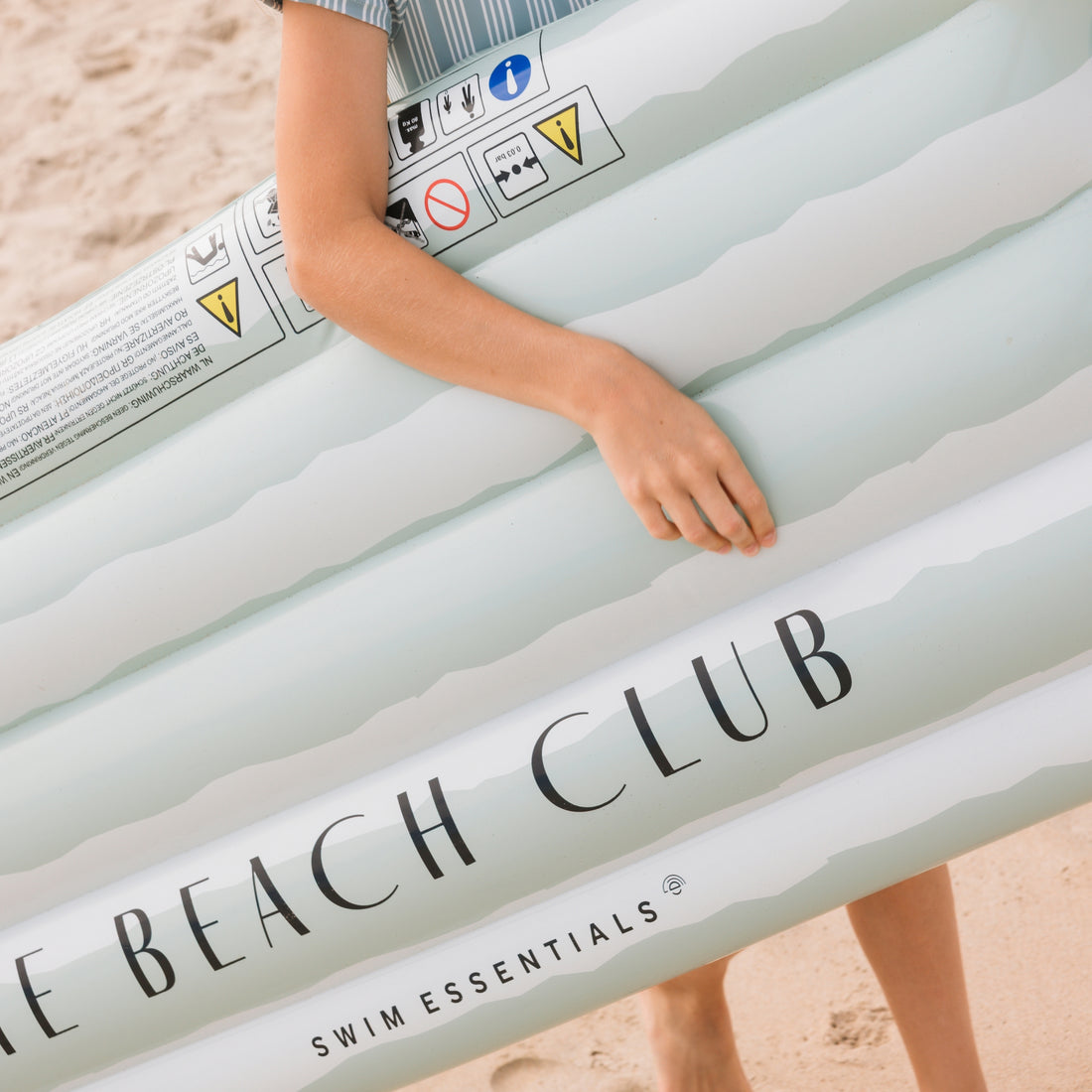 luchtbed-luxe-resort-stripes-swim-essentials-1
