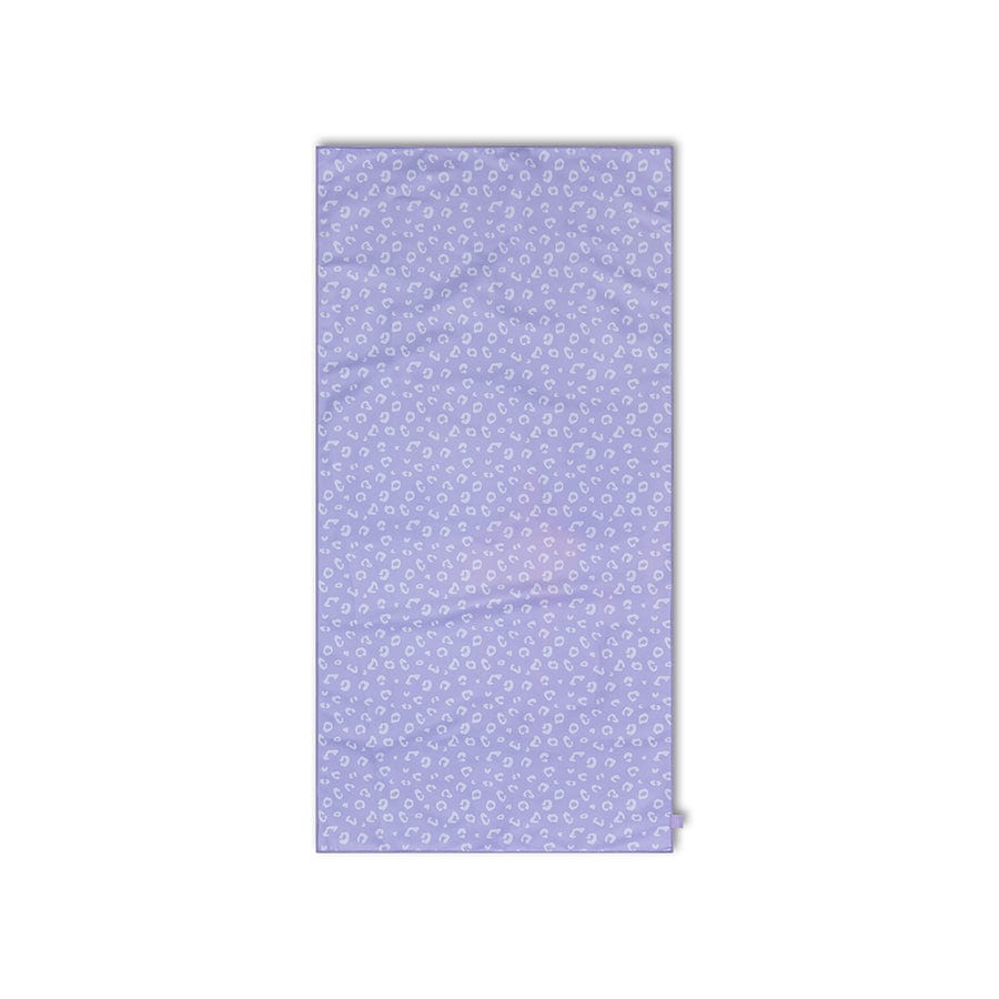 microvezel-handdoek-lila-panterprint-135x65-cm-swim-essentials-1
