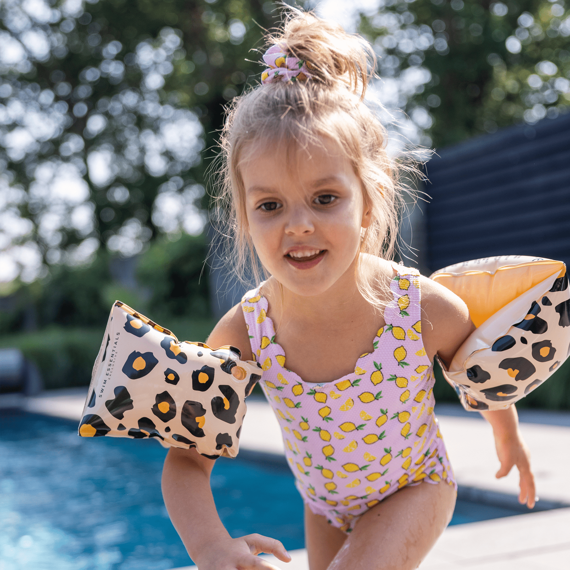 zwembandjes-beige-panterprint-2-6-jaar-swim-essentials-3